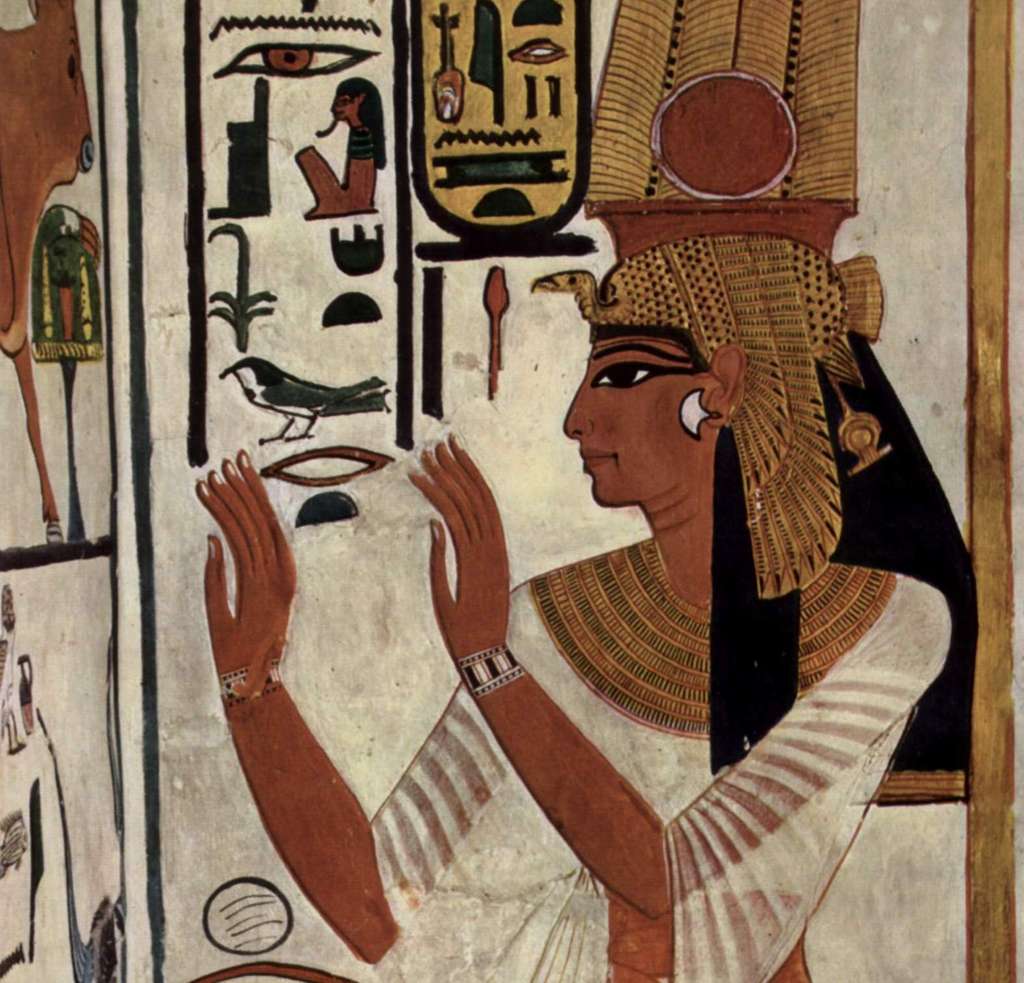 La reine Néfertari (XIII<sup>e</sup> siècle av. J.-C.), épouse du pharaon Ramsès II, sur une des fresques murales de son tombeau. © INA