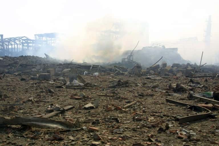 L'usine AZF, le 21 septembre 2001, à Toulouse, peu après l'explosion. © Éric Cabanis, AFP 