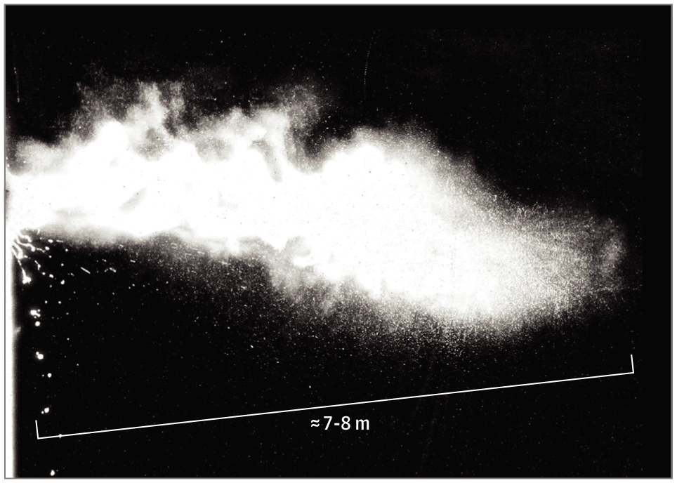 Un nuage de gaz turbulent provenant d’un éternuement humain. © Lydia Bourouiba, MIT, Jama