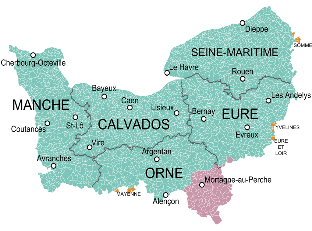 Sur cette carte de la région Normandie, les cinq départements actuels sont visibles (dont l'Orne), tout comme les provinces qui existaient sur le territoire au XVIII<sup>e </sup>siècle : en vert, la Normandie de l'époque ; en rose, le Perche, qui appartient aujourd'hui au département de l'Orne ; en orange, les communes historiquement normandes mais aujourd'hui situées dans d'autres régions. © Oie blanche,<em> Wikimedia Commons</em>, CC by-sa 4.0