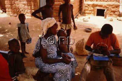 Consultation d'une femme enceinte au Cameroun. &copy; IRD - Cot Michel