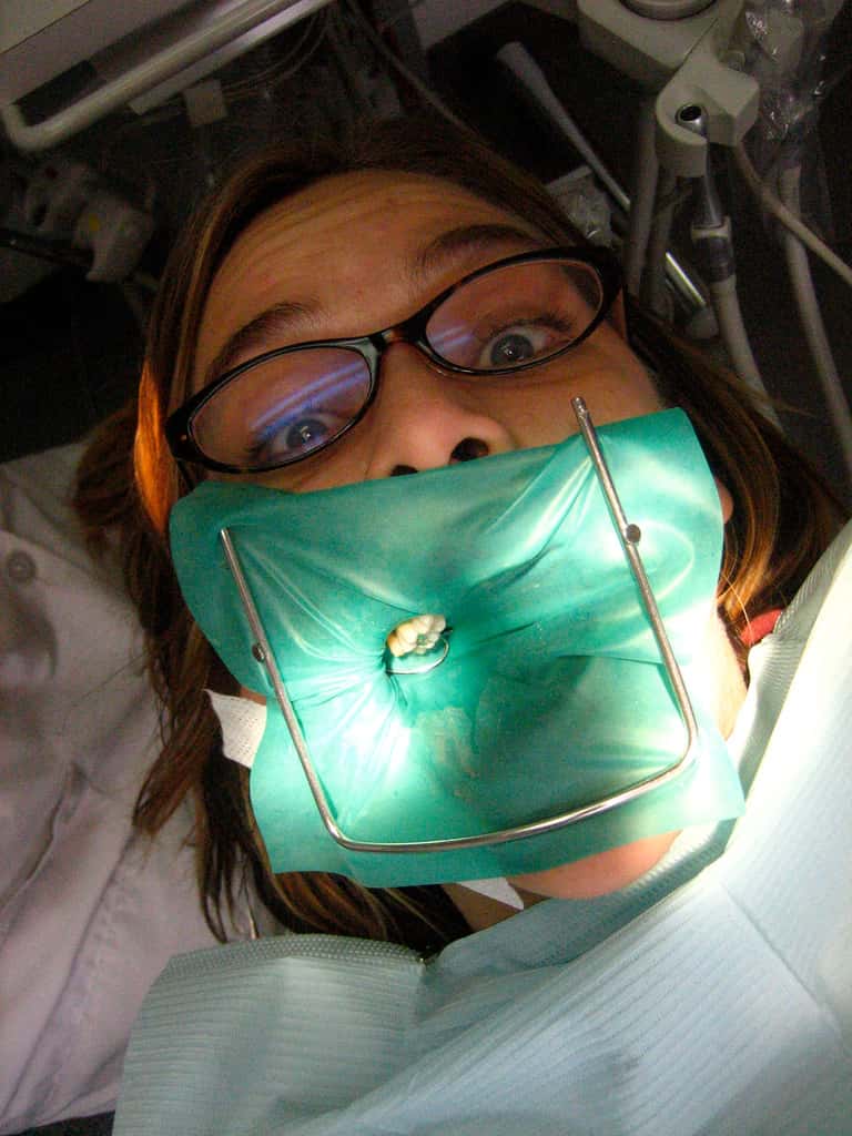 La peur du dentiste concerne 10 % des personnes, et sont d'autant plus présentes chez les enfants dont les parents sont eux-mêmes inquiets. © Betsssssy, Flickr, cc by 2.0