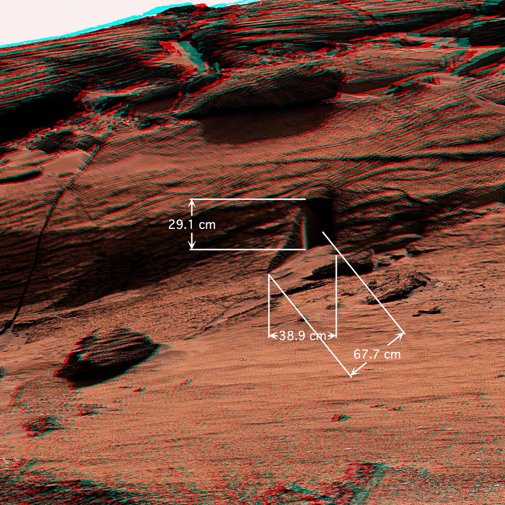 Les dimensions de la porte martienne révélée par Curiosity. © Nasa, JPL-Caltech, MSSS