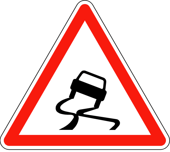 Plus une voiture est légère, plus elle risque l’aquaplaning. © Roulex_45, Wikipedia, CC by-SA 3.0