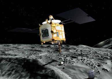 La sonde Hayabusa près de l'astéroïde Itokawa. Crédits : JAXA