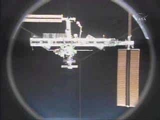 L'ISS vue depuis Discovery après la séparation. Crédit NASA.