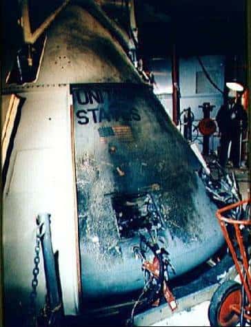 Aspect d'Apollo 1 après l'incendie. NASA.