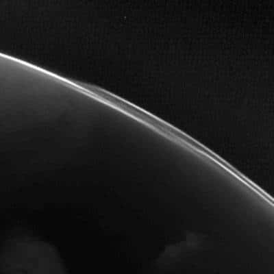 Formations nuageuses martiennes photographiées par l'instrument OSIRIS. Crédit ESA.