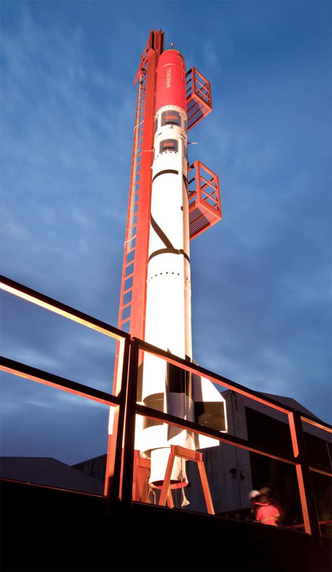 La fusée Heat-1X est propulsée par un moteur hybride, c'est-à-dire à ergols liquide et solide. Le comburant est le LOX, de l'oxygène liquide. Le carburant est solide (apparemment différents produits ont été testés). Le moteur doit fonctionner 40 secondes. La fusée s'inscrit ensuite sur une trajectoire balistique et finit son voyage sous un parachute. © Copenhagen Suborbitals