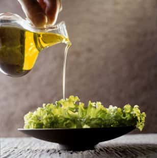 L'huile d'olive, qui contient des oméga-3, ne possède définitivement que des avantages ! © aftouch-cuisine.com