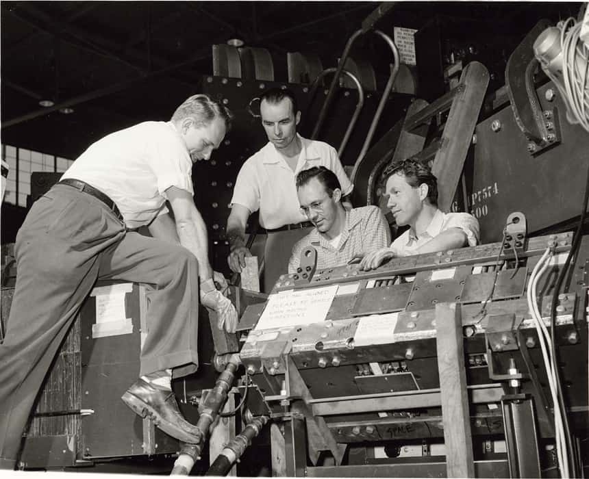 De gauche à droite, les découvreurs de l'antineutron en 1956, William Wenzell, Bruce Cork, Glenn Lambertson et Oreste Piccioni. © Lawrence Berkeley National Laboratory