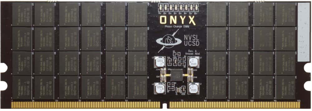 Une barrette mémoire PCM au format DIMM. © <em>Non-Volatile Systems Laboratory</em>