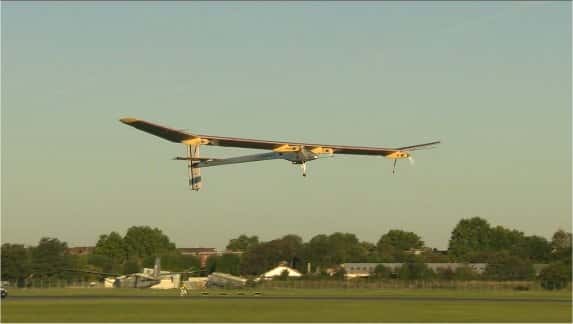 Dimanche 3 juillet 2011 : le HB-SIA s'envole de l'aérodrome du Bourget à 7 h 11. © Solar Impulse
