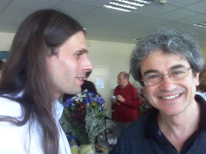 Aurélien Barrau en pleine discussion avec Carlo Rovelli. Crédit : Aurélien Barrau.