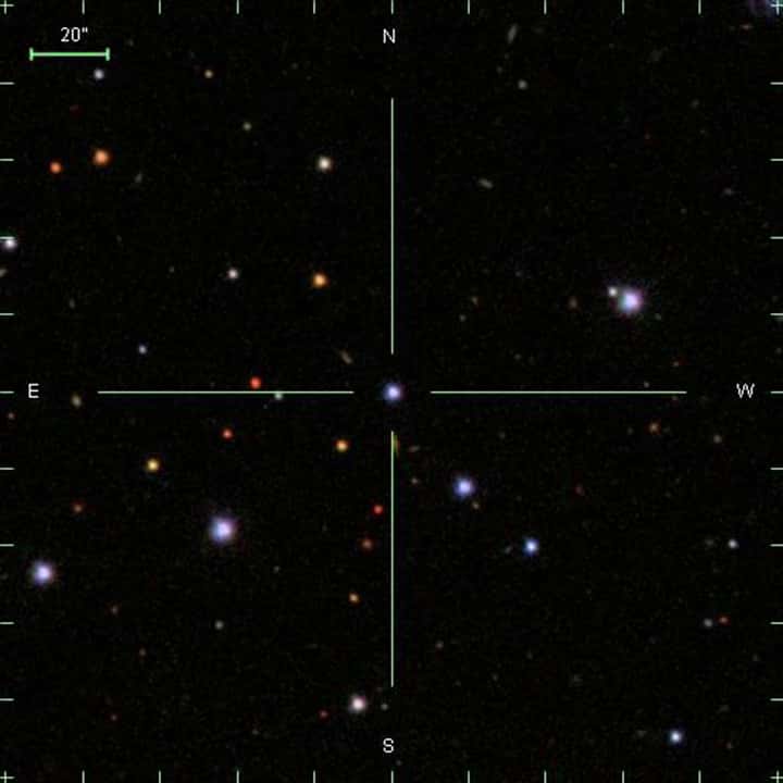 La naine blanche NLTT 43806 se trouve au centre de cette image. © <em>Sloan Digital Sky Survey</em> 