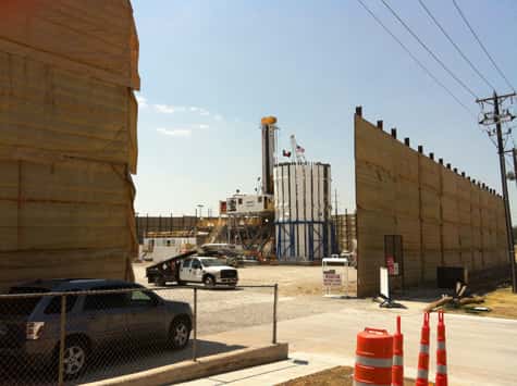 Un puits de gaz de schiste à l'est du centre-ville de Fort Worth, en septembre 2011. © Xavier Frison/<em>Politis</em>