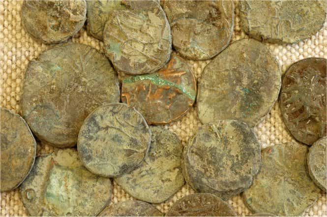 Les pièces retrouvées à Autun ont été fabriquées par des artisans, comme cela se pratiquait en ces époques troublées des derniers siècles de l'Empire romain. © Loïc de Cargouët/Inrap