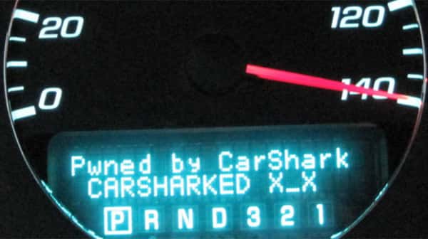 Le logiciel Carshark vient de prendre le contrôle de l'électronique de bord et se fait connaître par un message digne d'un pirate informatique. © Experimental Security Analysis of a Modern Automobile