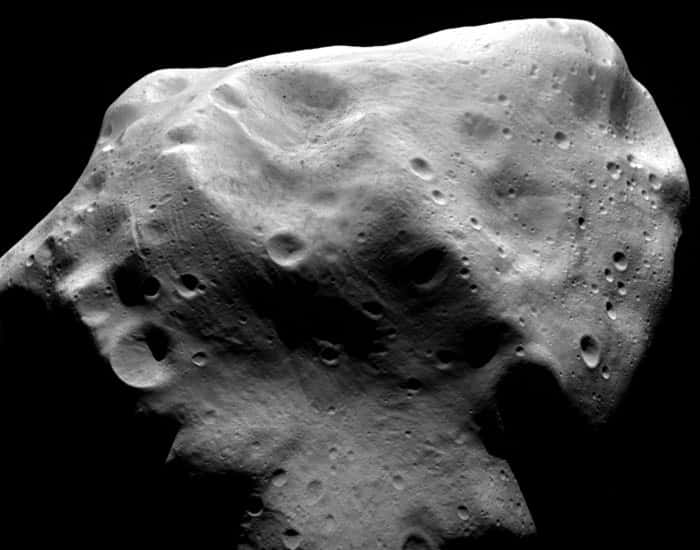 L’uniformité de couleur de toutes les régions observées par Rosetta est une des particularités de l'astéroïde Lutetia. © Esa