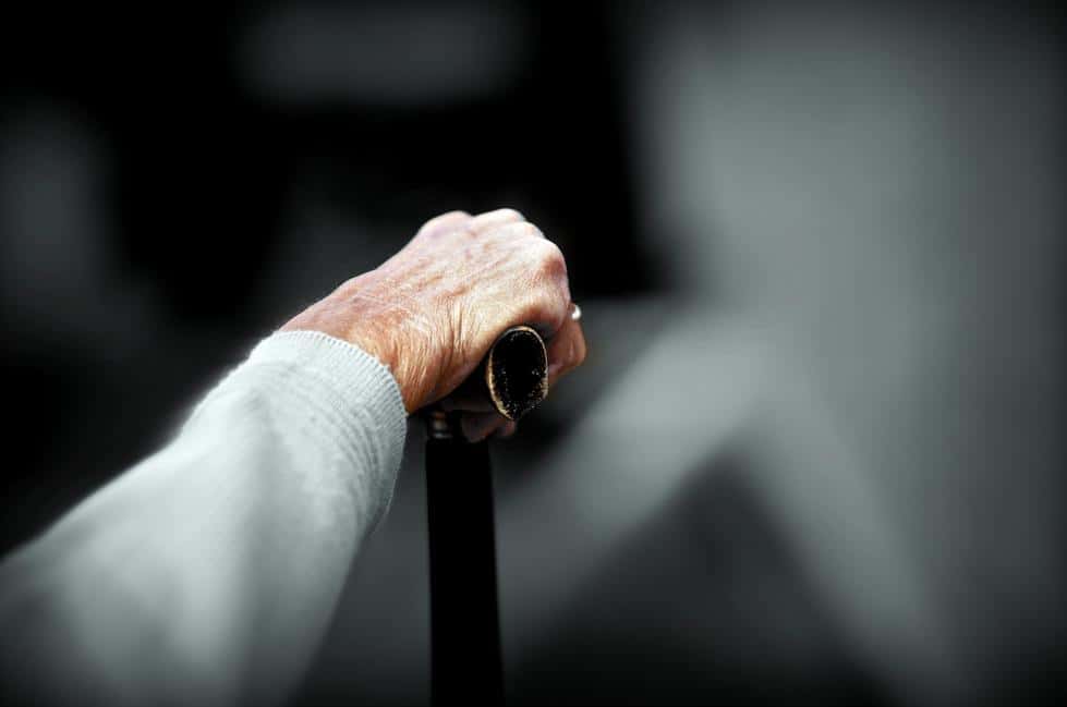 La maladie d'Alzheimer frappe principalement les personnes âgées. Alors, de nombreuses études tentent de comparer les mécanismes du vieillissement naturel lié à l'âge et de le comparer à la maladie neurodégénérative. D'un point de vue épigénétique, les deux aspects sont différents. © Jean-Marie Huet, Flickr, cc by nc sa 2.0