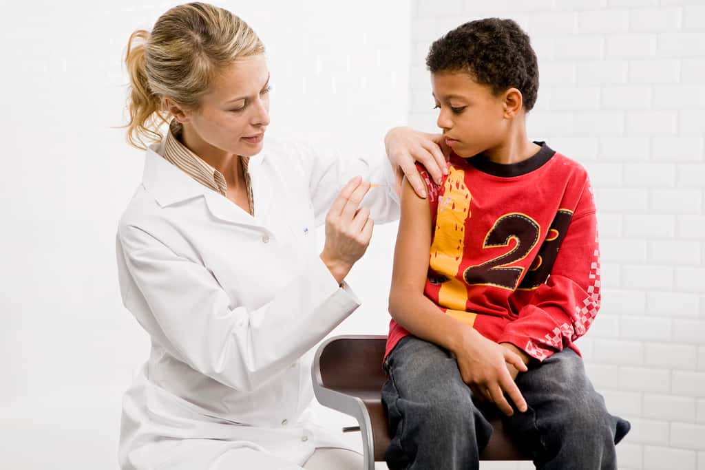 À l'avenir peut-être, il faudra vacciner aussi les garçons contre le papillomavirus humain à cause des cancers oropharyngés qu'il peut causer. Pour l'heure, les autorités sanitaires américaines sont en plein débat sur la question. © Sanofi Pasteur, Flickr, cc by nc nd 2.0