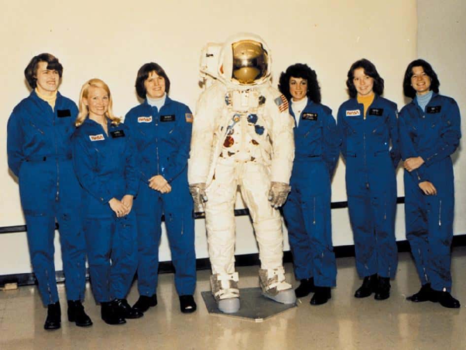 Premier corps de femmes astronautes de la Nasa en 1978 composé de gauche à droite de : Shannon Lucid, Margaret Rhea Seddon, Kathryn D. Sullivan, Judith A. Resnik, Anna L. Fisher et Sally K. Ride. © Nasa 