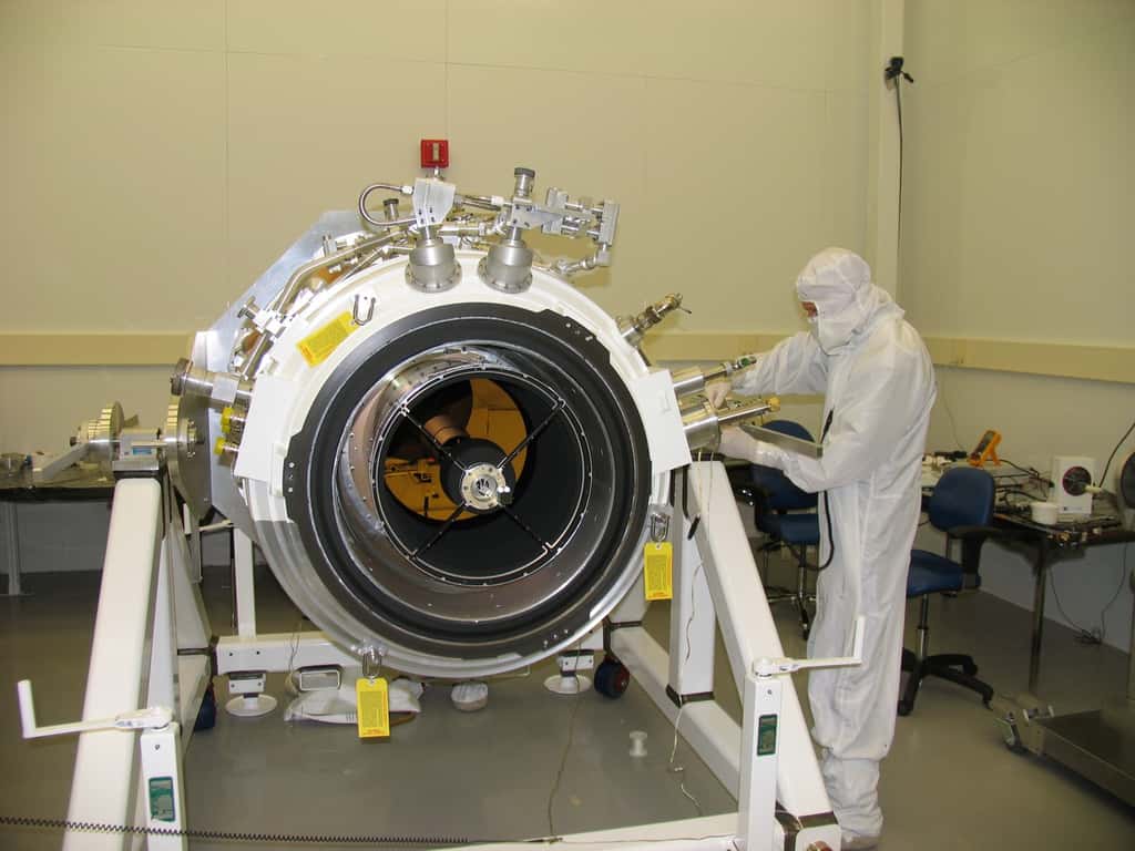 Le télescope infrarouge Wise lors des derniers tests avant son lancement en décembre 2009. © Nasa/JPL-Caltech