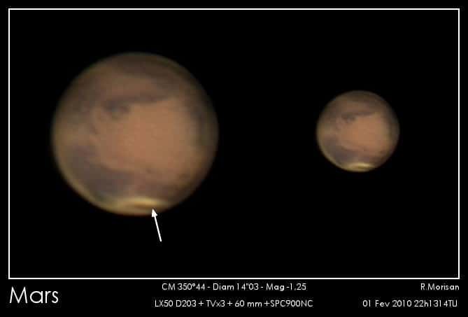 Les astronomes qui observent la planète Mars sont habitués à y voir des tempêtes de poussière, comme ici sur la calotte polaire boréale en février 2010. © R. Morisan