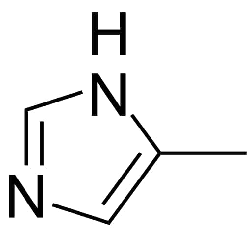 Le 4-méthylimidazole (4-MEI), de formule C<sub>4</sub>H<sub>6</sub>N<sub>2</sub>, est classé comme étant peut-être cancérigène pour l'Homme (2B) selon le Centre international de recherche sur le cancer. © Edgar181, Wikipédia, DP