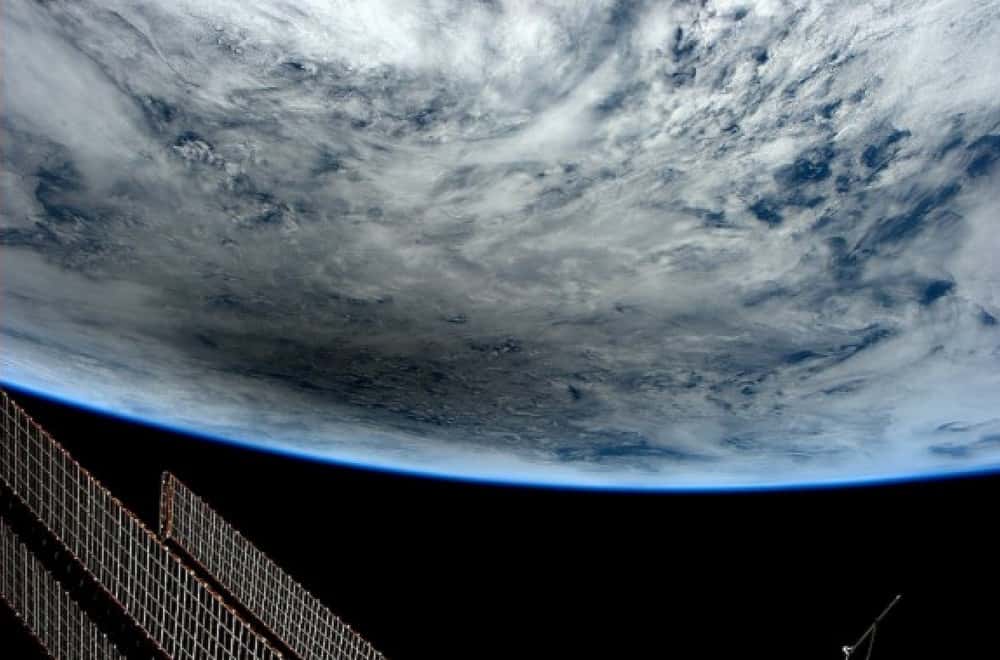Les astronautes à bord de l'ISS ont pu observer l'ombre de la Lune sur la Terre durant l'éclipse solaire du 20 mai. © Nasa