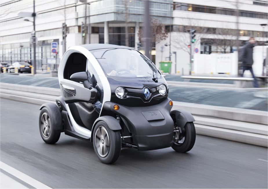 Avec sa forme futuriste, la Twizy étonnera sûrement les passants. Son autonomie est de 80 à 100 km. La vitesse est limitée à 45 km/h, pour des raisons réglementaires. Ses utilisateurs de Saint-Quentin-en-Yvelines ne se soucieront pas de la recharge. © Renault