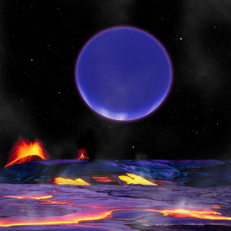 Lorsque la Neptune chaude de Kepler 36 est en conjonction avec sa superterre, elle doit en occuper une taille considérable sur la voûte céleste. D'importantes forces de marée doivent se manifester à ce moment et on peut penser que, tout comme dans le cas de Io et Jupiter, elles contribuent à une forte activité volcanique. © David Aguilar, Harvard-Smithsonian Center for Astrophysics