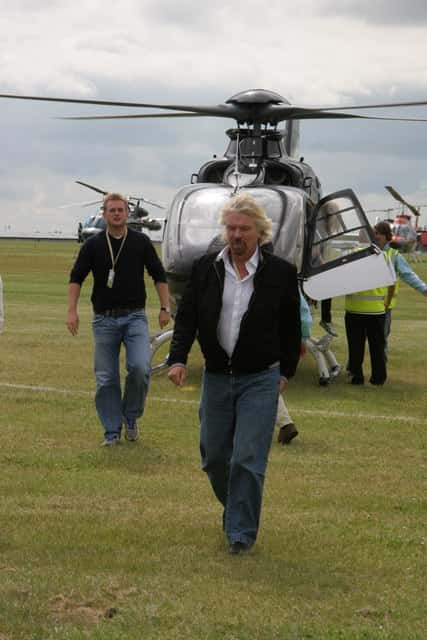Richard Branson a créé Virgin Galactic, une compagnie de tourisme spatial. Il s'attaque désormais au marché des lancements de satellites avec LauncherOne. © Richard Smith, geograph.org.uk CC by sa 2.0