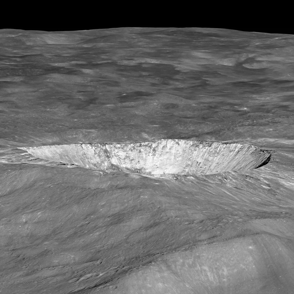 L'orbiteur LRO nous révèle le jeune cratère lunaire Giordano Bruno, invisible depuis la Terre. © Nasa, GSFC, Arizona State University   