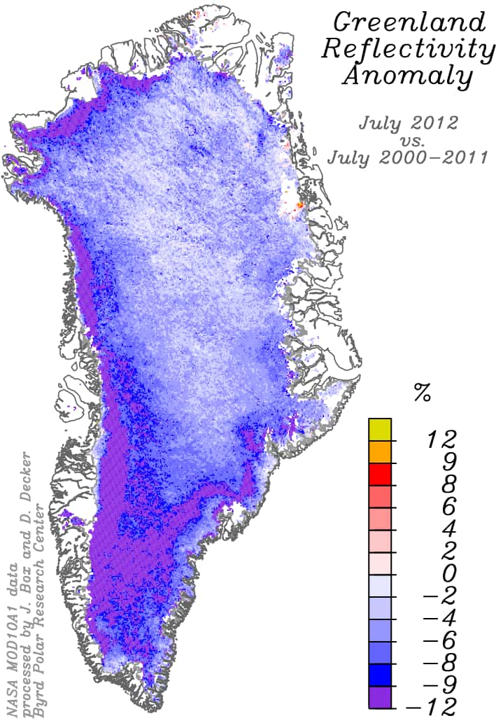Carte de la baisse de la réflexivité des glaces du Groenland en comparant les observations faites en 2012 par rapport à celles de 2000 à 2011. Cette baisse peut atteindre environ 12 %, comme on le voit sur la partie sud-ouest du Groenland. © Nasa