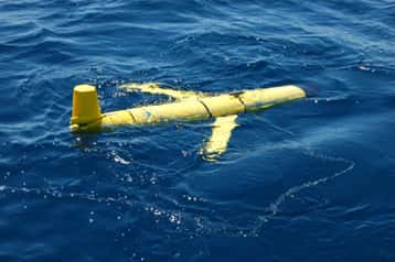 Un glider est un appareil autonome sous-marin qui réalise des mesures de température et de salinité sur les premiers 1.000 m de la mer. Selon les capteurs installés, des mesures biogéochimiques ou de vitesse sont aussi possibles © CNRS Photothèque/John Pusceddu