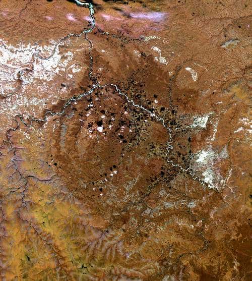 Le cratère Popigaï, ici vu de l'espace, a été classé par l'Unesco en raison de son histoire géologique. © Nasa, <em>Wikimedia Common</em>, DP
