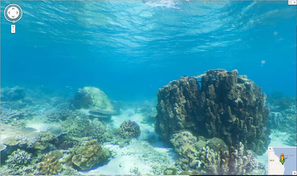 Près de la côte de l'île Wilson, sur la Grande Barrière de corail, en Australie. On utilise les commandes de Street View pour se promener à quelques mètres sous l'eau... © Google