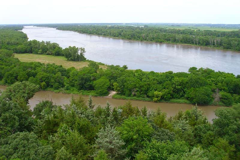 Au centre des États-Unis, la rivière South Platte rejoint la rivière North Platte... pour former à elles deux la rivière Platte. Elle-même termine sa course dans le Mississippi qui poursuit sa route jusqu'au golfe du Mexique. © Babymestizo, Wikipédia, cc by sa 3.0