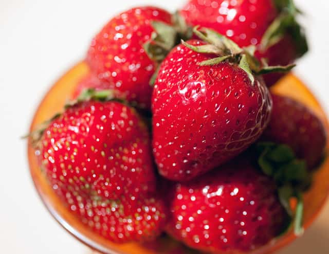 La Nasa a déjà commencé la liste des aliments qui pourront être du voyage vers Mars, et les fraises en font partie. © Robert Couse-Baker, Flickr CC by 2.0