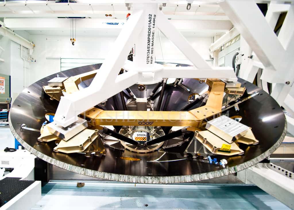 La construction de la mission ExoMars 2016 a débuté dans l'usine cannoise de Thales Alenia Space. À l'image, le cône arrière du bouclier thermique. © R. Decourt/Futura-Sciences