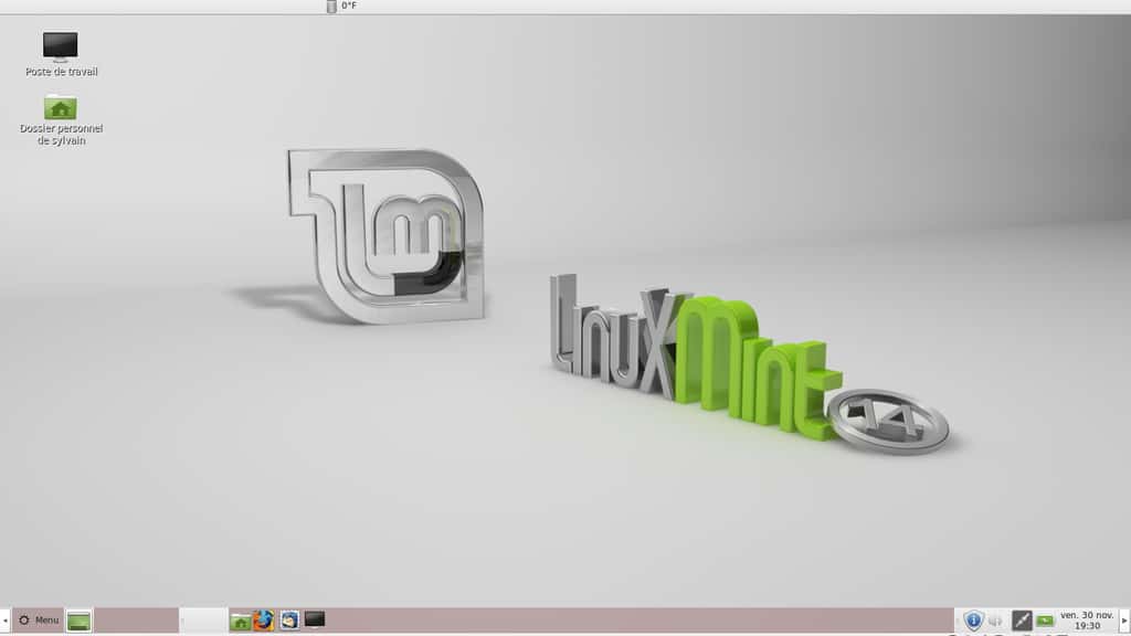 Le slogan de Linux Mint est « <em>l’élégance vient de la liberté</em> ». Si l’interface est personnalisable à outrance, l'élégance reste une question de goût. Le système est doté d'un bureau très classique avec sa barre des tâches, son menu de démarrage et sa zone de notification tout à droite. Il ressemble à celui des versions précédant Windows 8. © Sylvain Biget, Futura-Sciences