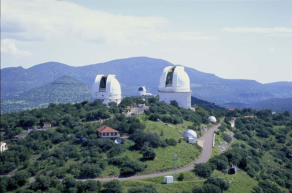 Pour découvrir des exocomètes, les astronomes ont utilisé le spectrographe installé sur le télescope de 2,1 m de l'observatoire McDonald, au Texas. Objectif : détecter les raies d'absorption des gaz cométaires dans le spectre des étoiles étudiées. © Observatoire McDonald