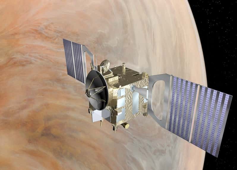 Lancée en novembre 2005 et en orbite depuis avril 2006, Venus Express a depuis rempli ses objectifs scientifiques, notamment sur la connaissance de son atmosphère. L'Esa peut bien tenter une manœuvre délicate d'aérofreinage pour baisser son orbite. © Esa
