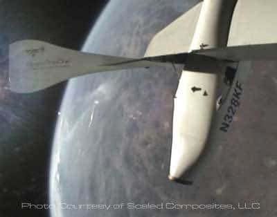 <br />21 juin : SpaceShipOne vient d'atteindre les 100 km : la frontière de l'espace.<br />&copy; Scaled Composites
