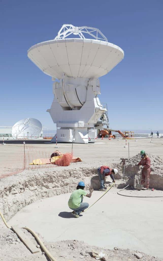 Le réseau Alma sera inauguré ce 13 mars 2013 mais les 66 antennes ne sont pas toutes installées. Si rien ne vient perturber l’agenda, Alma devrait être complètement opérationnel avant la fin de l'année. © Consortium Alma (ESO, NAOJ, NRAO)