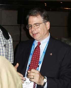 <br />Bruce Margon, directeur associé du Space Telescope Science Institute, à l'IAC 2004.<br />&copy; Espace Magazine 