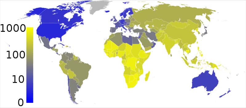 Nombre estimé de cas de tuberculose pour 100.000 personnes. En bleu vif : de 0 à 10 ; entre bleu et jaune : de 10 à 100 ; en jaune vif : de 100 à 1.000 personnes malades. © Eubulides, Wikimedia Commons, cc by sa 3.0