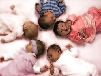 Après avoir interdit le regroupement de personnes dans les halls des immeubles, faudra-t-il interdire les rassemblements de bébés ? © BabyBlog.com, cc by nc sa 2.0