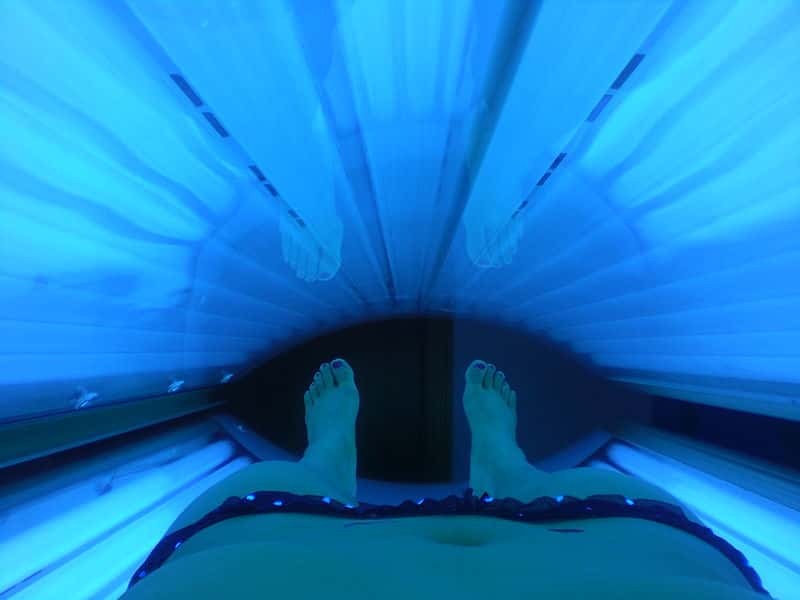 Comme le soleil, les cabines UV présentent un risque pour la santé et peuvent déclencher des cancers de la peau. © tanningbed, Wikimedia Commons, cc by sa 2.0